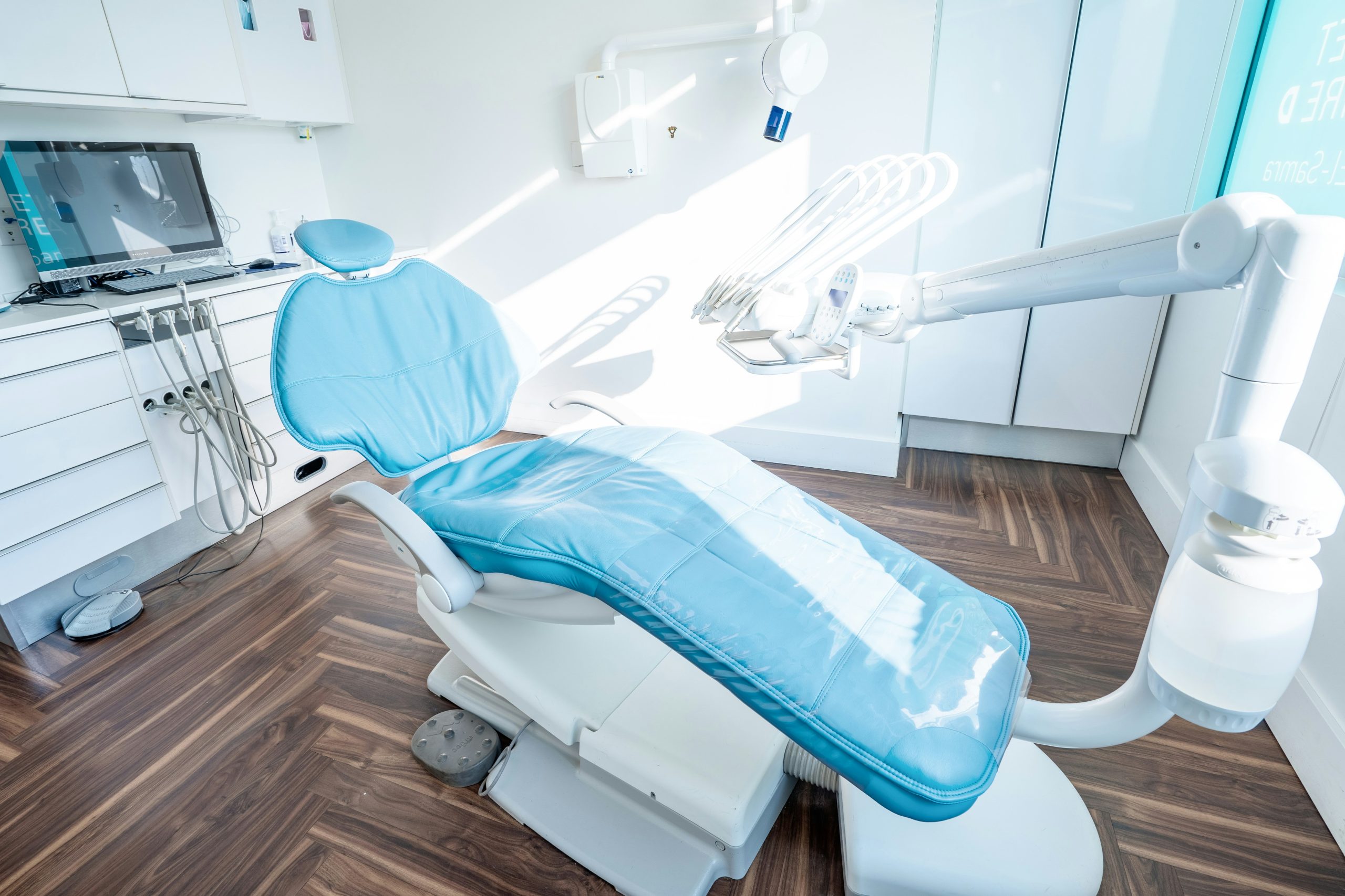 d-dental-office-yuTlQYeehHs-unsplash